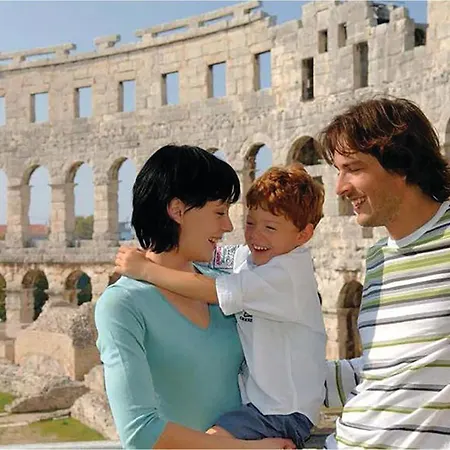 2 Bedroom In Διαμέρισμα *