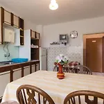 2 Bedroom In 아파트 풀라
