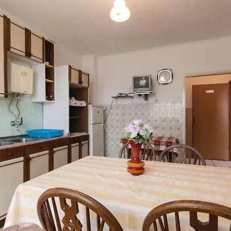 2 Bedroom In Daire Pula