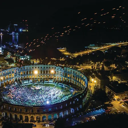 2 Bedroom In Daire Pula