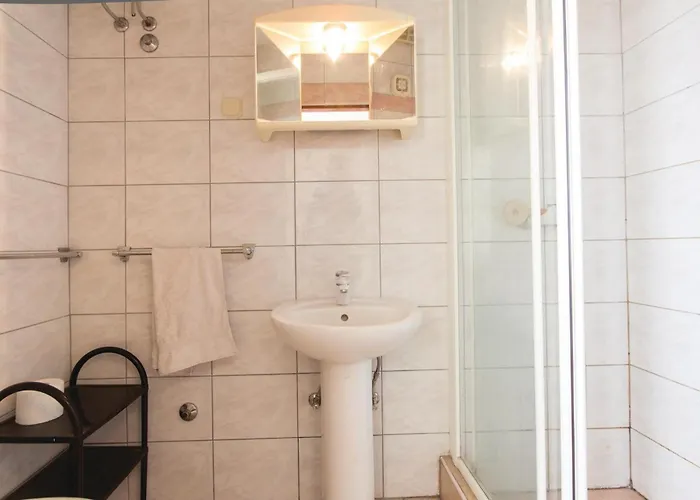 2 Bedroom In *