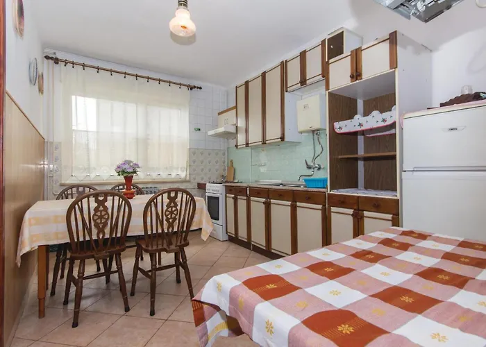 2 Bedroom In Διαμέρισμα Πούλα