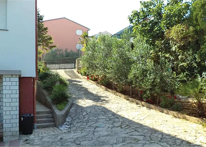 2 Bedroom In Πούλα